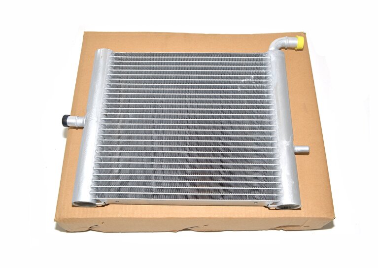 Радиатор охлаждения дополнительный 5,0 (LR062670||NISSENS)
